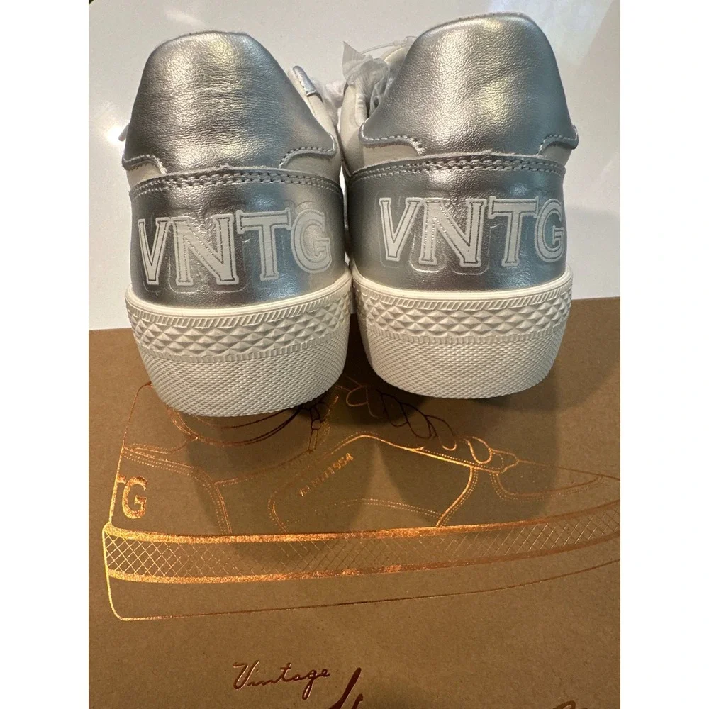 NEW Vintage Havana Fast 3 Sneakers White Multi Silver Metallic Low Top Size 6